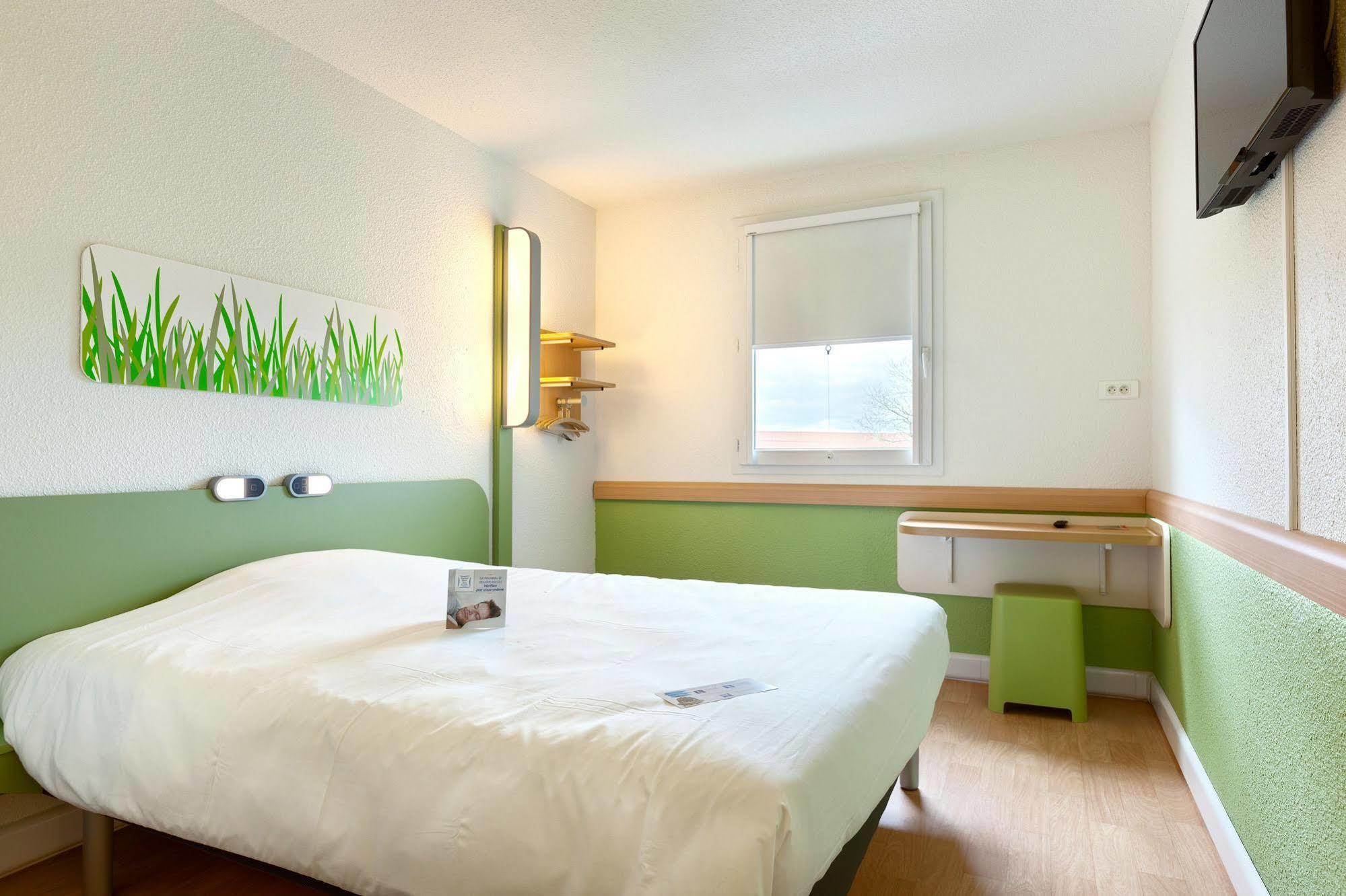 Ibis Budget La Roche Sur Yon Vendespace Mouilleron-le-Captif Exteriör bild