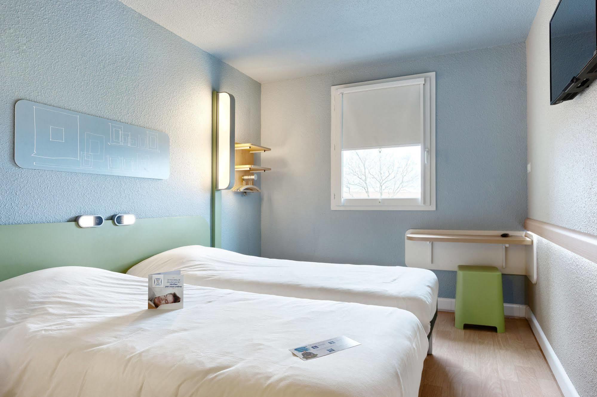 Ibis Budget La Roche Sur Yon Vendespace Mouilleron-le-Captif Exteriör bild